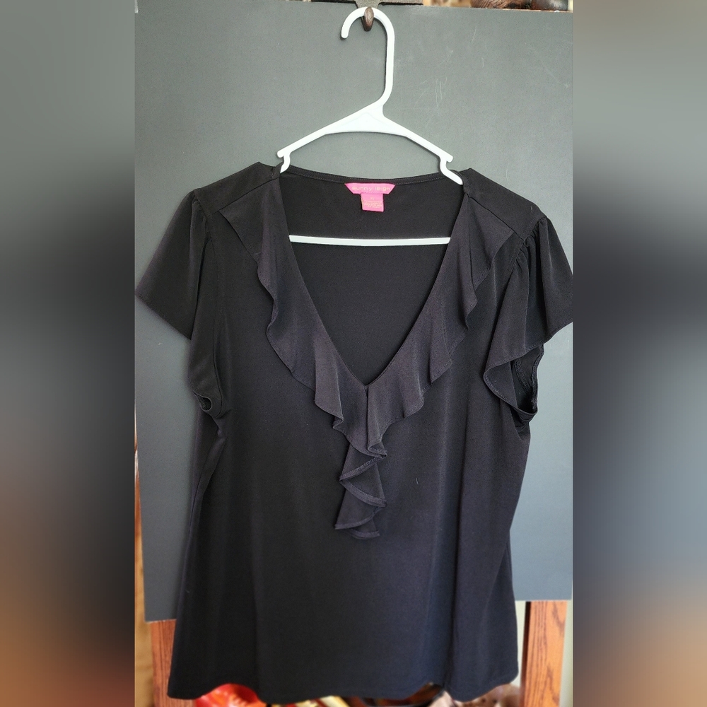 Ruffled neckline black top size XL